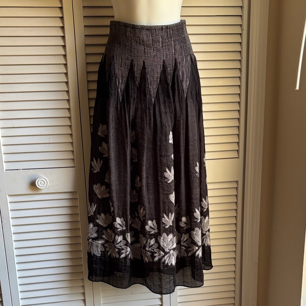Elegant Black and White butterfly Skirt “One Size”